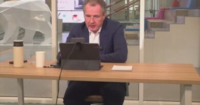 Вячеслав Гладков провел большую прямую линию в соцсетях